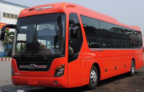 thue xe cuoi hyundai universe 45 cho tai da nang