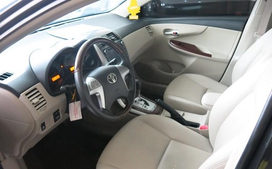 thue xe cuoi toyota altis o da nang