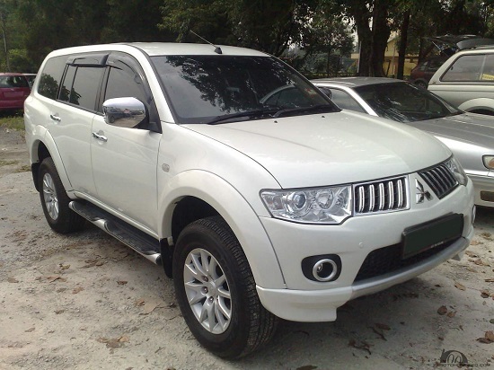 thue xe cuoi mitsubishi pajero o da nang