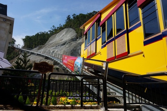 tàu hỏa leo núi bà nà hill